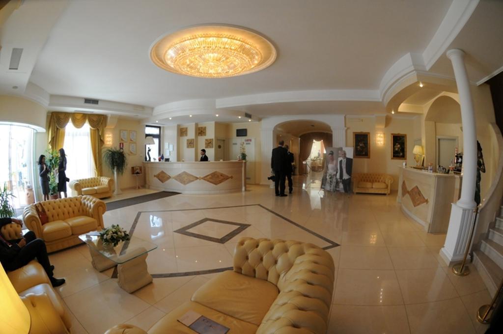 Albatres Palace Hotel Сан-Вито-деи- Норманни Экстерьер фото